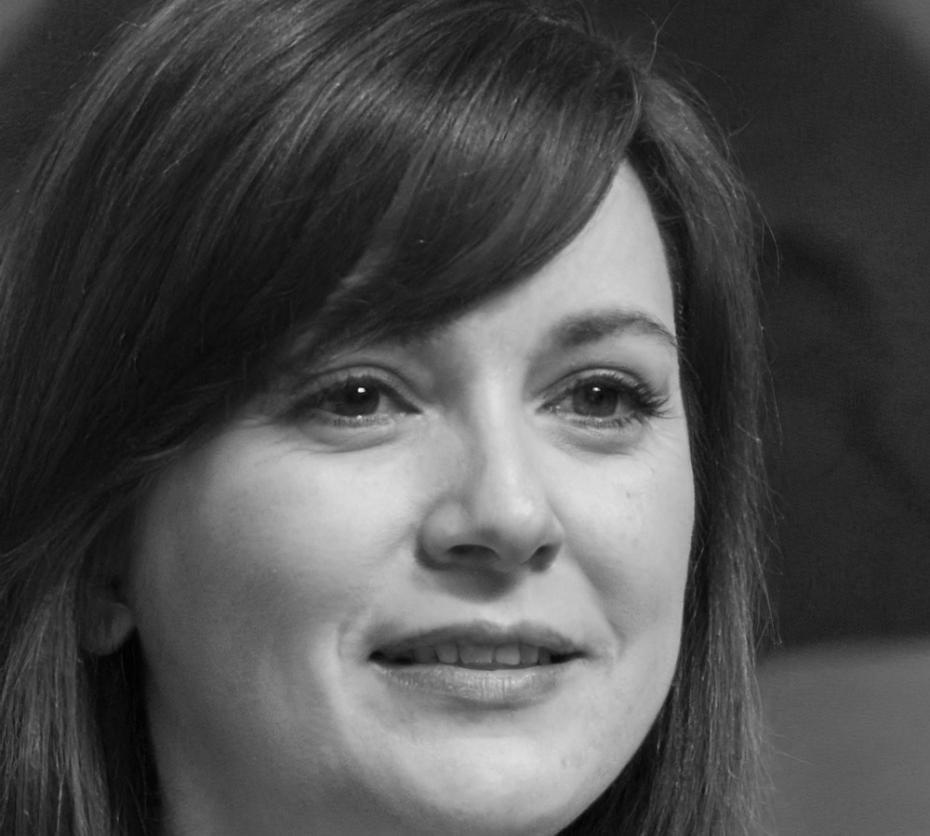 Portrait de Célestine Dubois, experte en thérapie comportementale
